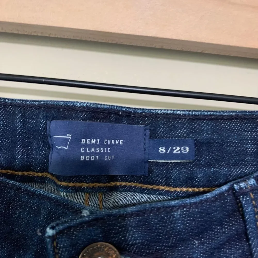 Levi's Demi Curve Classic Bootcut Dark Wash Jeans 8/29 - Picture 2 of 4